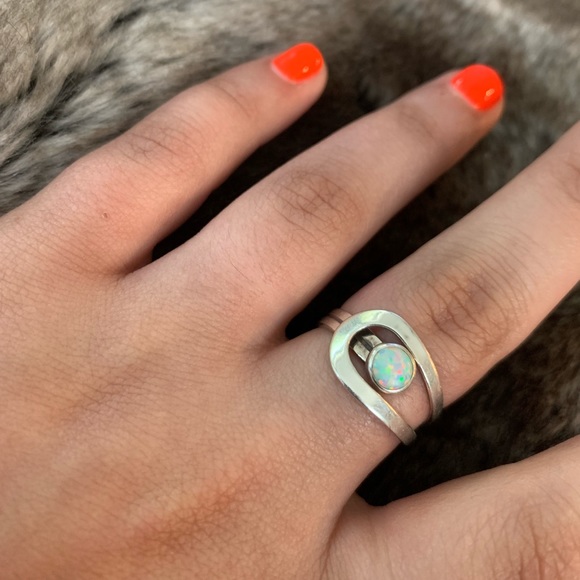 Opal ring - Picture 2 of 2